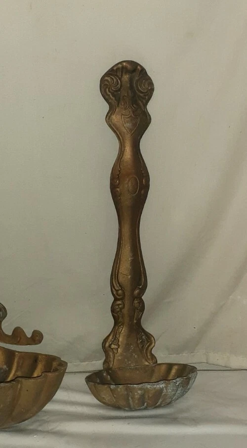 Conjunto de 2 Conchas de Metal Fundido Dourado MCM Parede Jardim Externo Banho de Pássaros Alimentador de Pássaros - Imagem 3 de 4