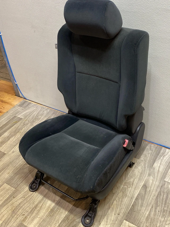 Fits 10 11 12 TOYOTA SEQUOIA SR5 Front RH Passenger Manual Seat Black Cloth OEM - Image 2 of 4