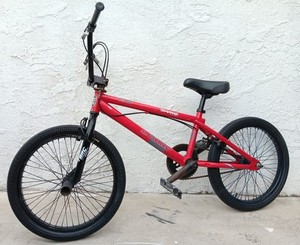 Haro F2 Series BMX Bike Bicycl Red Freestyle 14 mm 20in Steel Mid SChool 90s 00s