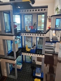 LEGO CITY: Police Station (60141) ➕60004 Truck See Description