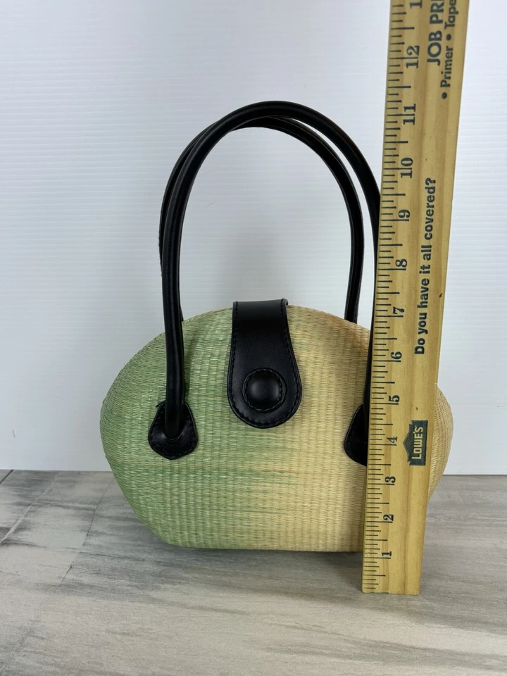 Le Sac Handwoven Hardbody Handbag Two Tone Rattan and Green Clamshell Purse - Image 4 of 4