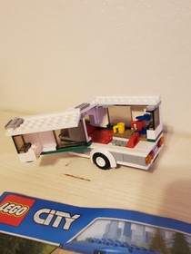 Lego City: Van and Caravan 60117 Complete Set and Minifigures 
