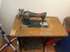 SINGER Antica macchina da cucire con mobiletto a ribalta in legno e cassetto 