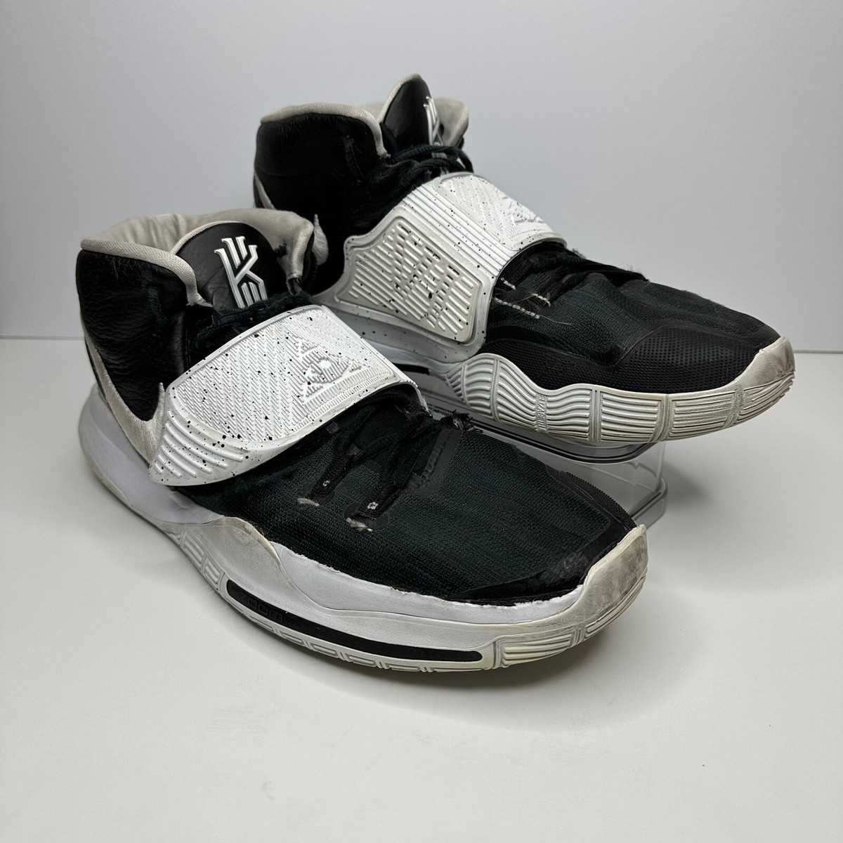 Nike Kyrie Basketball Shoes Mens Size 14 Team Black White Sneakers  CK5869-002