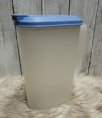 Tupperware  2009C-2 Slim Line 2qt Refrigerator Pitcher Blue Lid  Vintage