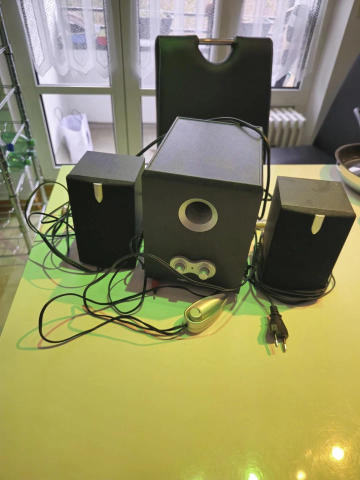 Thrustmaster 2.1 Speakers; Soundsystem 2 Boxen, 1 Subwoofer, Klinke