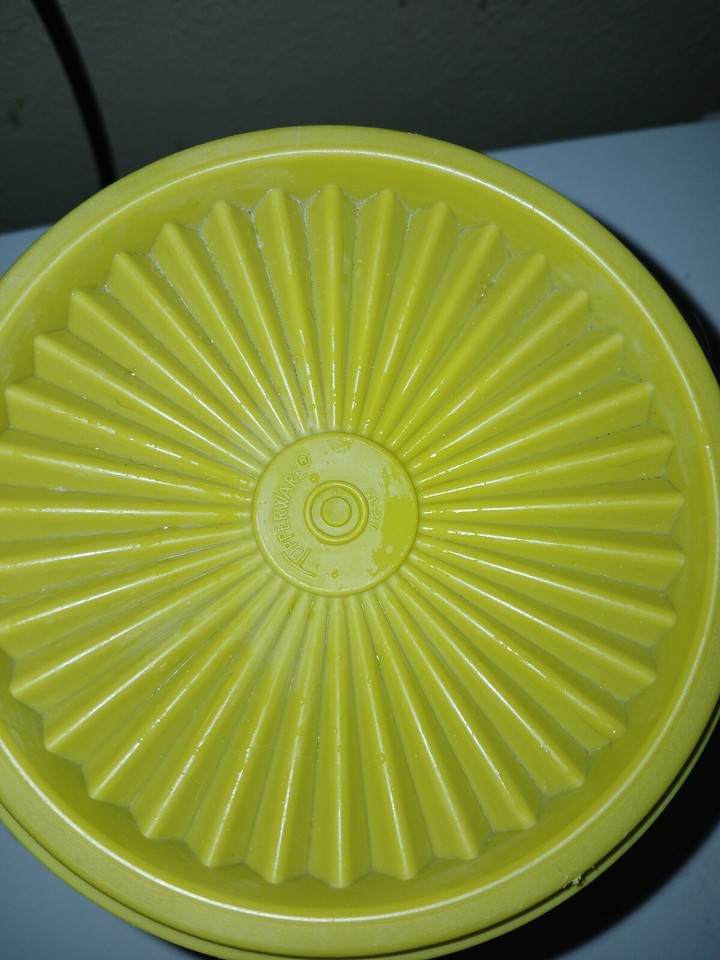 1970s Tupperware Servalier Bowl 20oz 886 Avocado Green Container/Lid