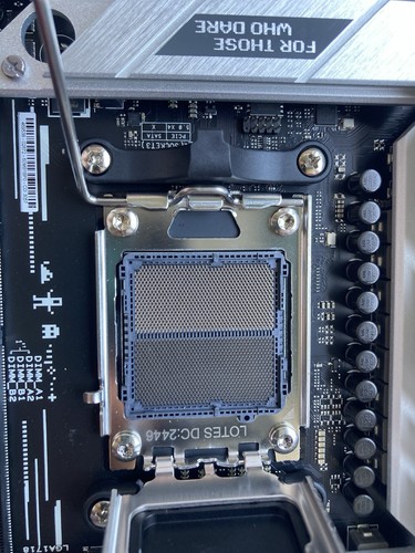 ASUS ROG Strix B650-A Gaming Wi-Fi DDR5 Socket AM5 AMD ATX Motherboard - Photo 4/5