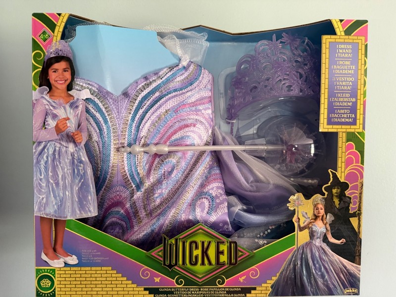 Wicked Glinda dress size 4-6 kids *NEW IN BOX WITH WAND INCLUDED*