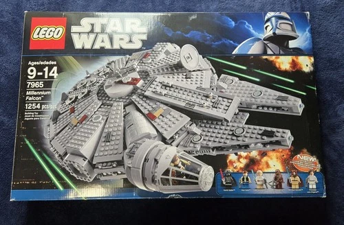 LEGO Star Wars: Millennium Falcon (7965)