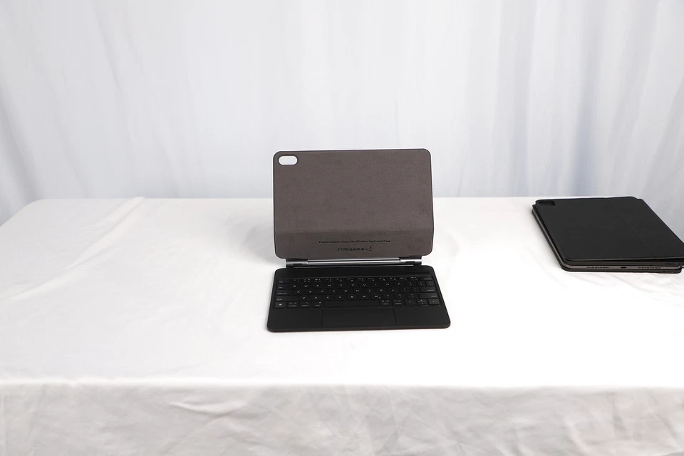 Magic Keyboard for 10.9in iPad 10th Gen Magnetic Keyboard UK Layout w/Trackpad