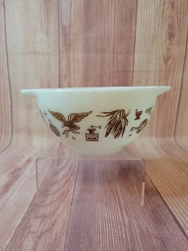 Vtg Pyrex Early American Mixing Bowl 441 1-1 /2 Pt  Beautiful Bowl