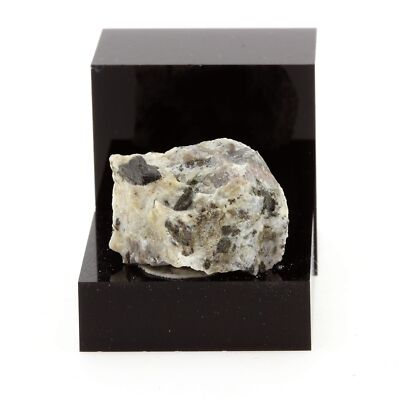 Arfvedsonit. 30.0 Ct. Mount Saint-Hilaire, Quebec, Canada