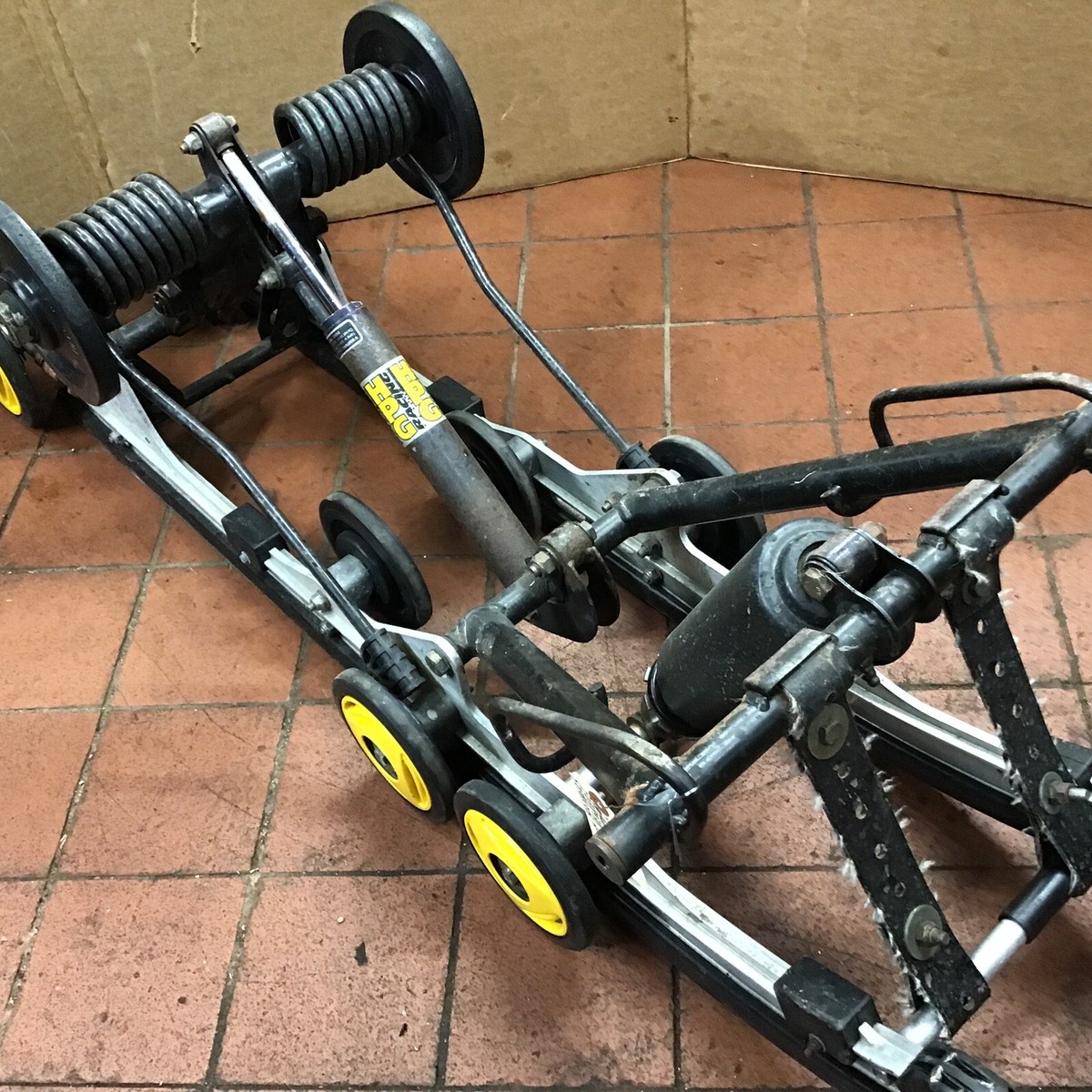 Skid Rear Suspension # 503189301, 503189305 Ski-Doo 2000 MXZ Skid Rear Suspension # 503189301, 503189305 Ski-Doo 2000 MXZ