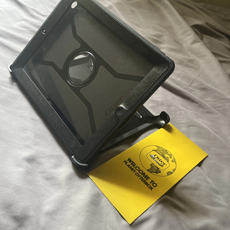 New OtterBox 77-18640 Defender Series Cover for iPad 4th Gen & iPad 2 Protector - Image 2 of 4