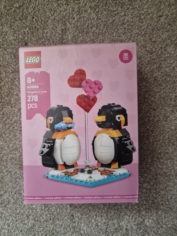 LEGO Penguins in Love Set GWP (40886) Brand New & Sealed!