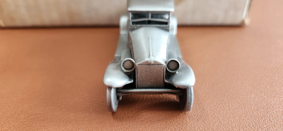 Coche de peltre Danbury 1928 como nuevo Lancia Lambda 3" de largo vintage paseo coleccionable Foto 2 de 4