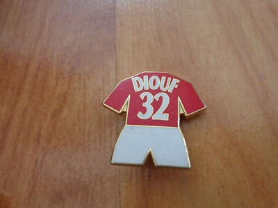 Klassisch Manchester United Manu 2010 Mame Diouf #32 Shirt Emaille Anstecknadel