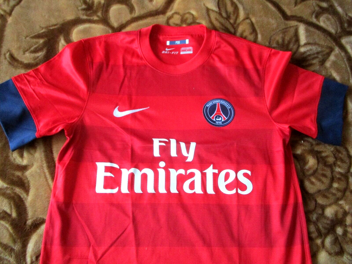 PSG : découvrez le maillot extérieur 12/13 - Actu foot - Maxifoot