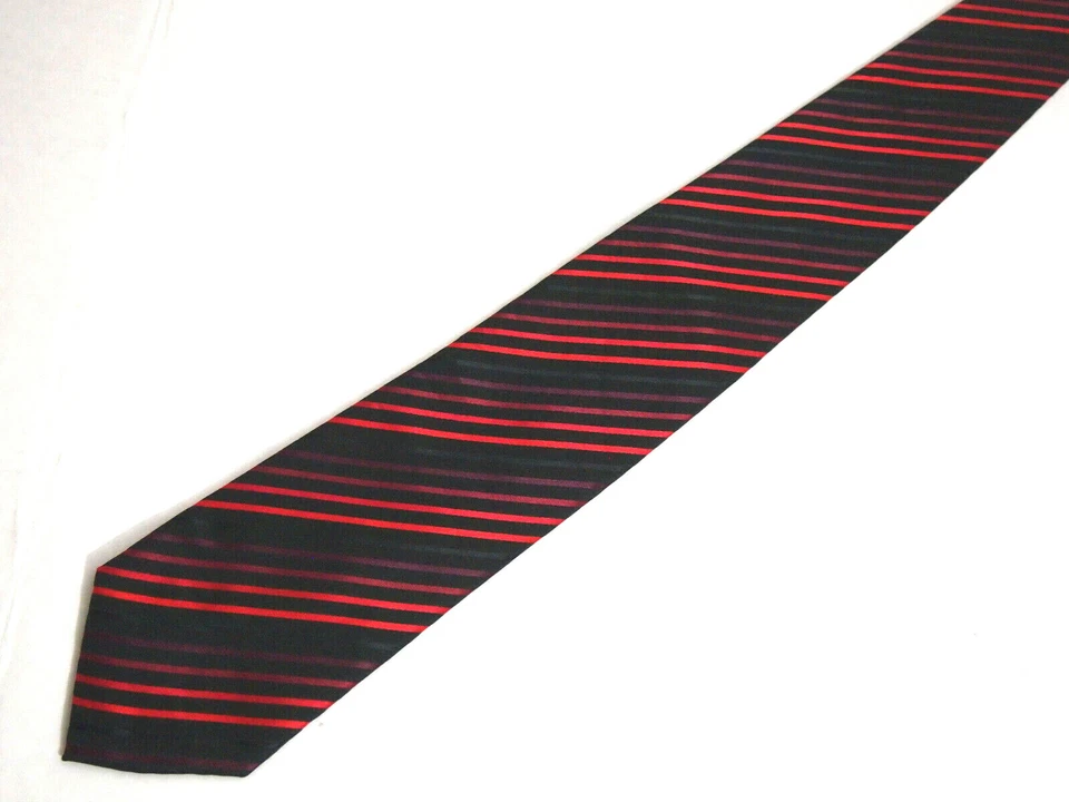 Corbata Milani Collezioni para hombre negra roja a rayas microfibra 61" de largo Foto 2 de 4