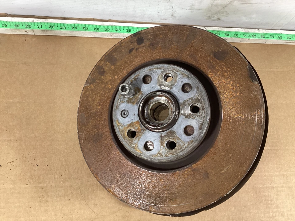 Audi A3 2015-2020 tracción delantera eje lateral izquierdo nudillo con cojinete de rueda 5Q0407257A OEM. Foto 4 de 4