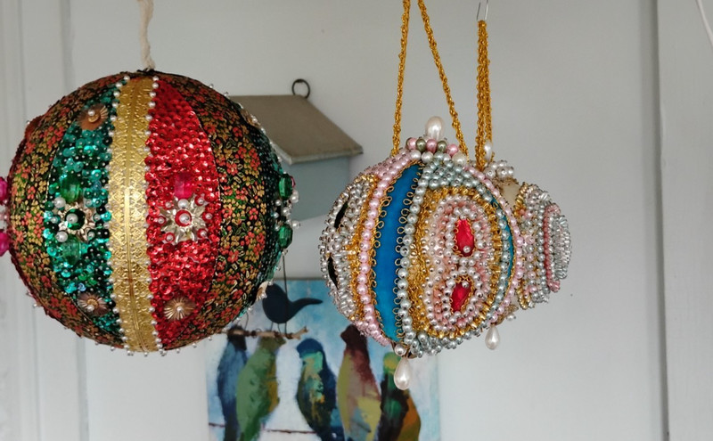 Vintage pushpin jeweled christmas ornaments decorations