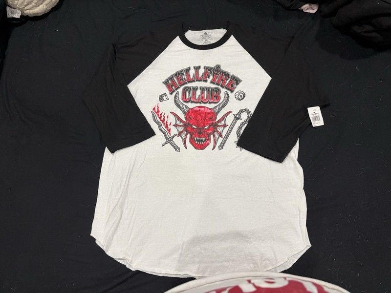 Halloween Horror Nights T-Shirt Adult 2xl Stranger Things 23 Hellfire Club NWT