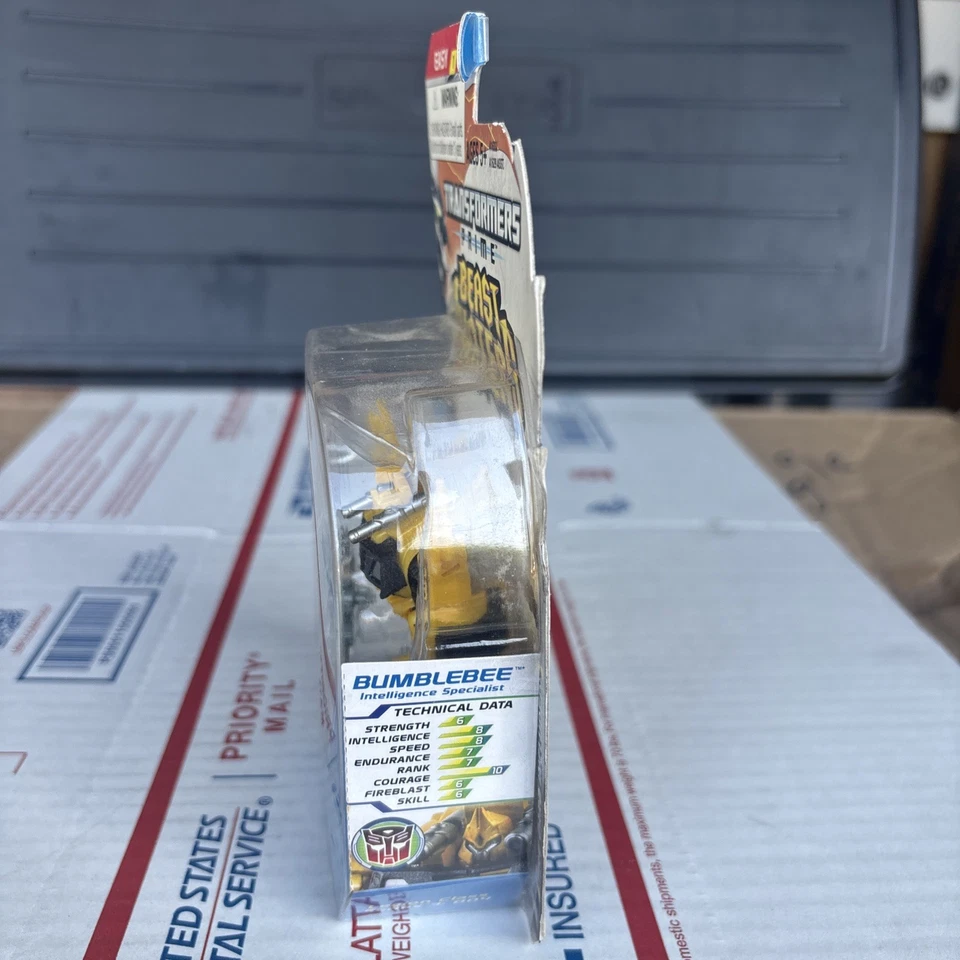 TRANSFORMERS PRIME BEAST HUNTERS LEGION CLASS BUMBLEBEE INTELLIGENCE SPECIALIST - Image 2 of 4