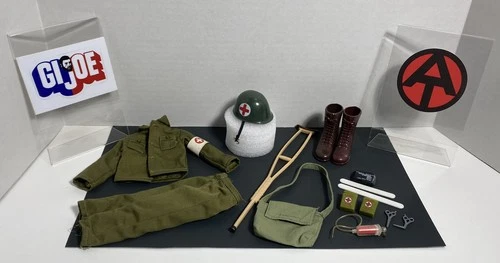 Hasbro GI Joe 12”  Adventure Team Field Medic set lot