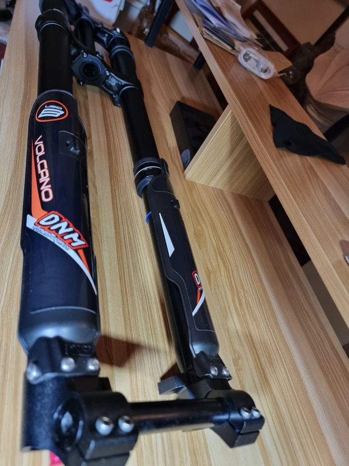  DNM USD-8S Suspension Fork Downhill DH MTB Air 1-1/8" 203mm 20mm Axle 26" 27.5" - Image 3 of 4