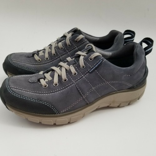 clarks ladies waterproof walking shoes