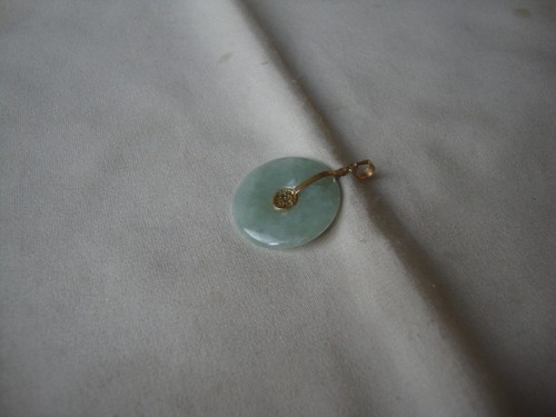 VTG HONG KONG LIGHT GREEN JADE BI DISC " FU DAO LE ! " 14K YELLOW GOLD PENDANT - Picture 15 of 21