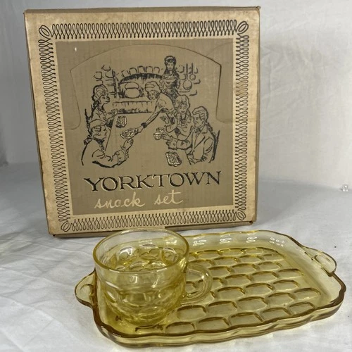 Vintage Federal Yorktown Yellow Glass Snack Set for 4 – Plates & Cups w/ Box