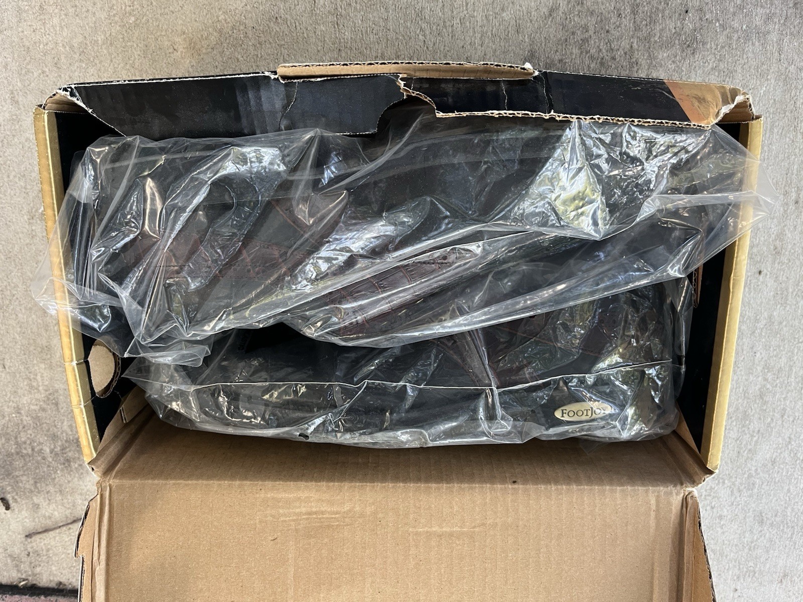 NEW FootJoy Classics Tour Black Leather / Burgundy saddle golf shoes Men's 10.5D