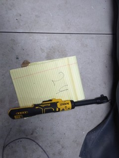 Trinquete DEWALT ATOMIC COMPACT SERIES 20V MAX sin escobillas 3/8"" DCF513B (solo herramienta)