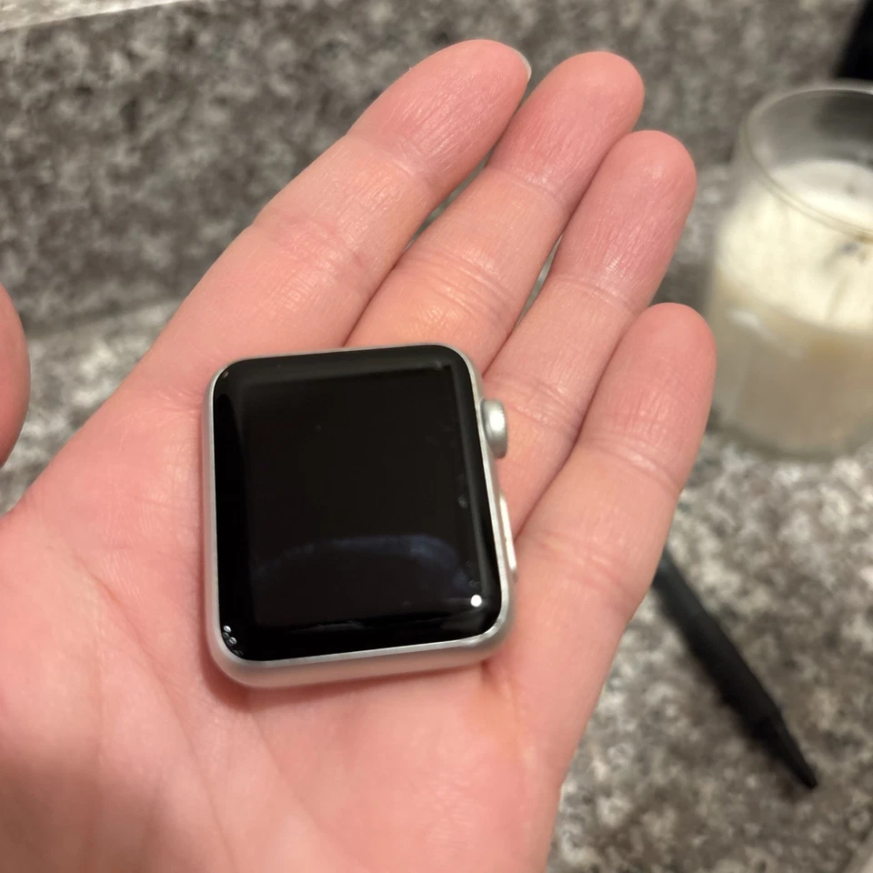 Apple Watch Series 1 38mm Aluminum Case - Image 3 of 4