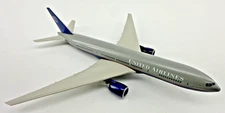 1:200 United Airlines Boeing B777-200 “First Commercial Flight” N777UA