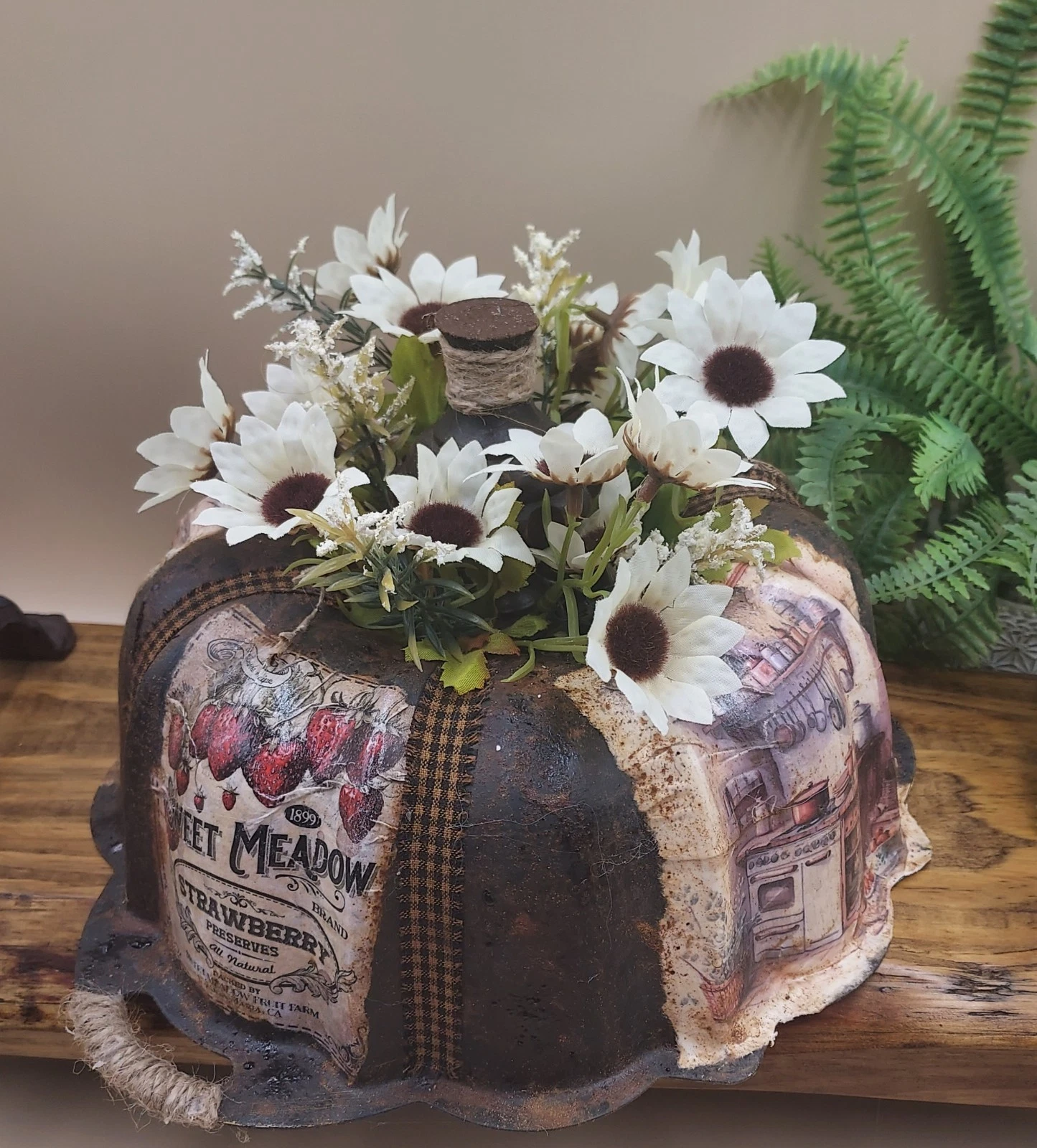 Country Kitchen Centerpiece Primitive Bundt Pan w Cow Sunflowers Strawberries