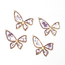 C 8PCS Gold Tone Dried Pressed Flower Resin Butterfly Shape Pendant GBY1851