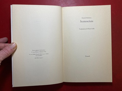 Patrick MODIANO - SCONOSCIUTE Einaudi Coralli/122 (1° Ed 2000) Libro Magritte - 第 3/7 張圖片