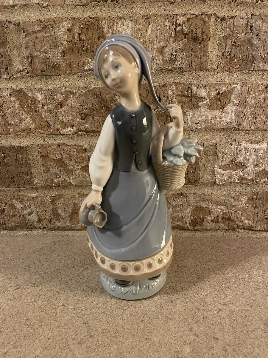 Lladro “Women With Scarf” Figurine 5024 | eBay Lladro “Women With Scarf” Figurine 5024 | eBay