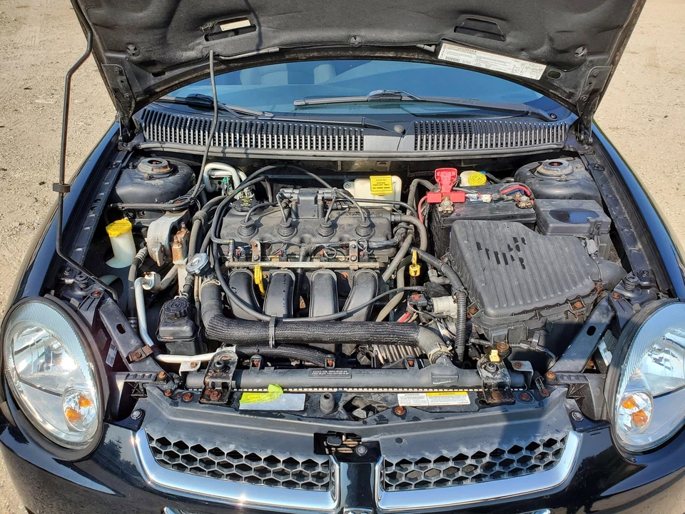 Conjunto de ventilador de refrigeración del radiador (doble ventilador)(AT) 2005 Dodge Neon Foto 2 de 4