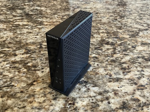 NETGEAR N300 4-Port WiFi Router Model WNR2000v5 - Picture 2 of 5