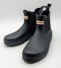 Hunter Women's Original Chelsea Waterproof Rubber Ankle Rain Boot (Black) - US 6