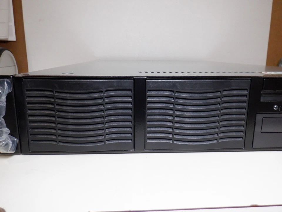 SUPERMICRO CSE-823i-550LPB 2U RACKMOUNT SERVER CHASSIS  - Image 4 of 4