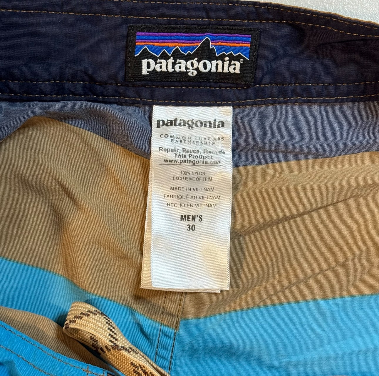Patagonia Multicolor Striped Wavefarer Board Shorts Swim Trunk Bermuda Men 30x10 thumbnail 3