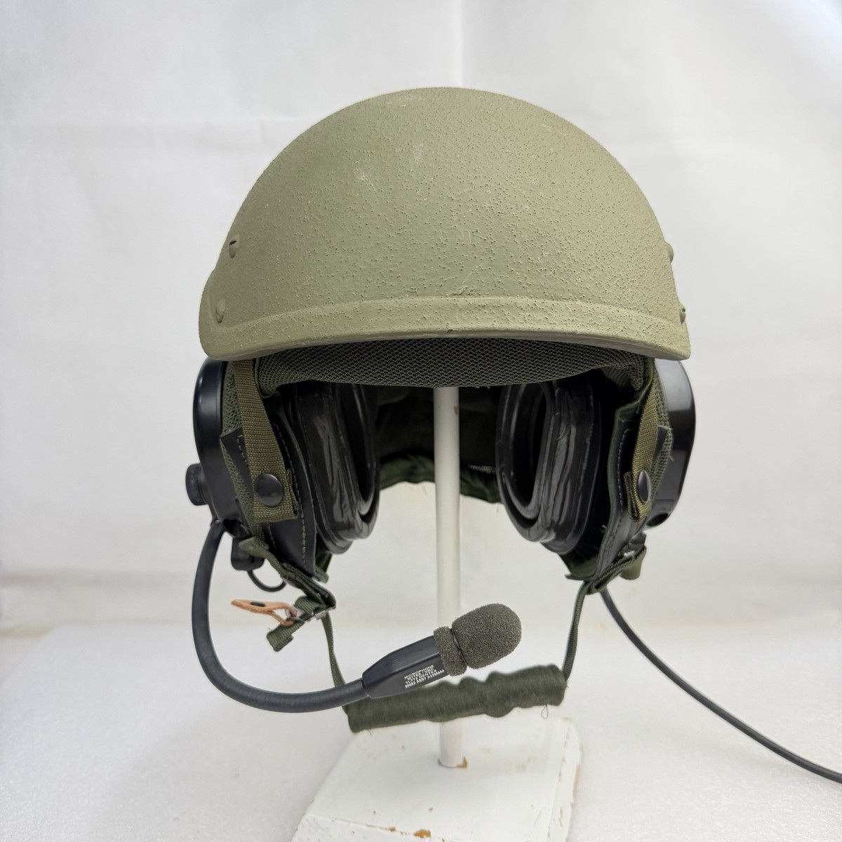 米軍　実物　HELMET COMBAT VEHICLE CREWMAN Medium CVC Military Combat Vehicle Crewman Helmet W/ New Bose