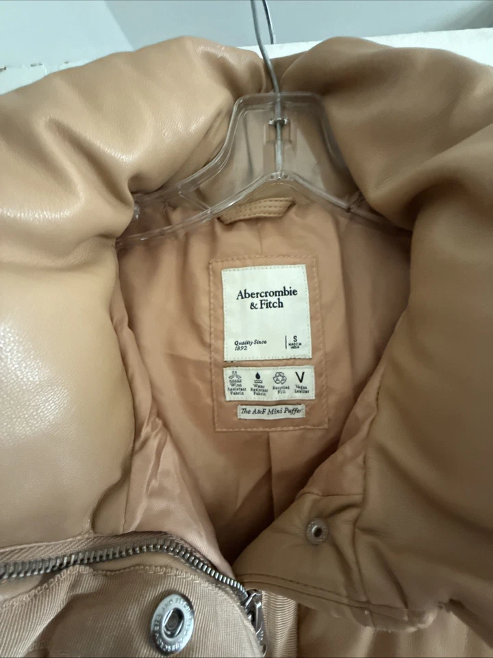 Abercrombie & Fitch Vegan Leather Mini Puffer Jacket Cream Puffy Coat Sz S - Image 2 of 4