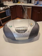 Sony CFD-S300 Megabass Boombox CD-Player/AM-FM Radio/Cassette Player Sound Great