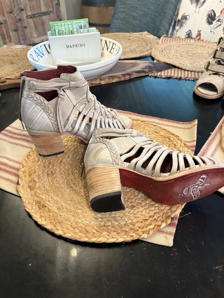 Freebird OG Wazee White Croco Size 8 - Image 4 of 4